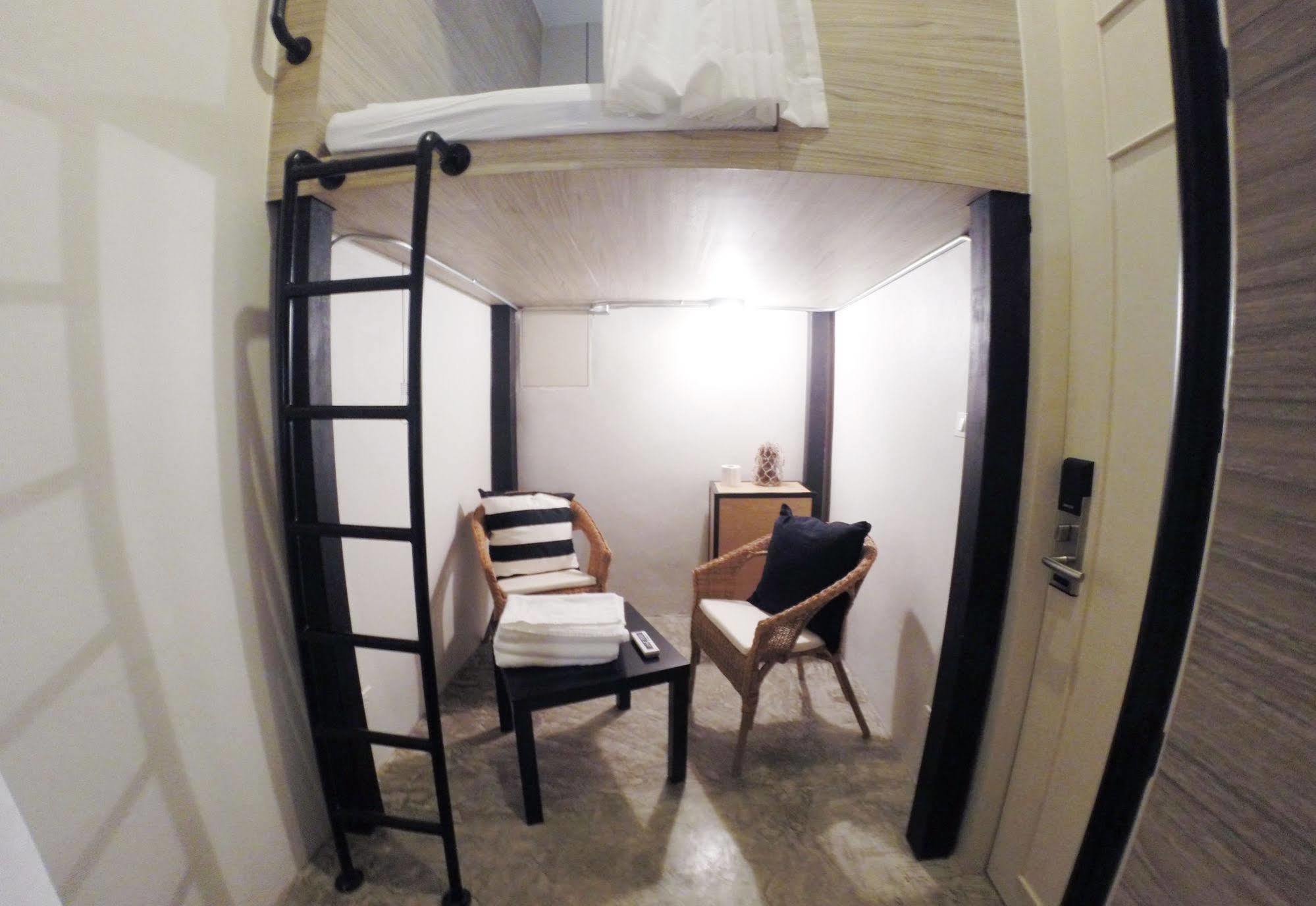 Slumber Bangkok Soi 1 Hostel Eksteriør bilde